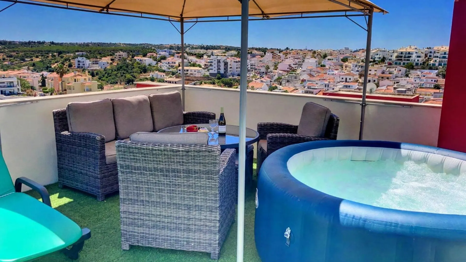 Apartment Alpha - 2 Bedrooms, Private Rooftop Patio With Hot Tub, Bbq And View Ferragudo  Ferragudo (Faro)