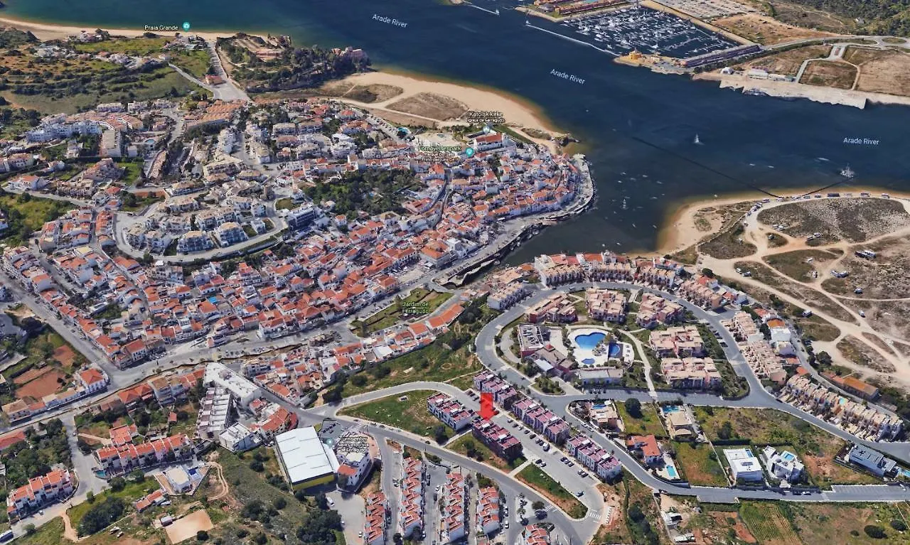 Apartment Alpha - 2 Bedrooms, Private Rooftop Patio With Hot Tub, Bbq And View Ferragudo  Ferragudo (Faro)