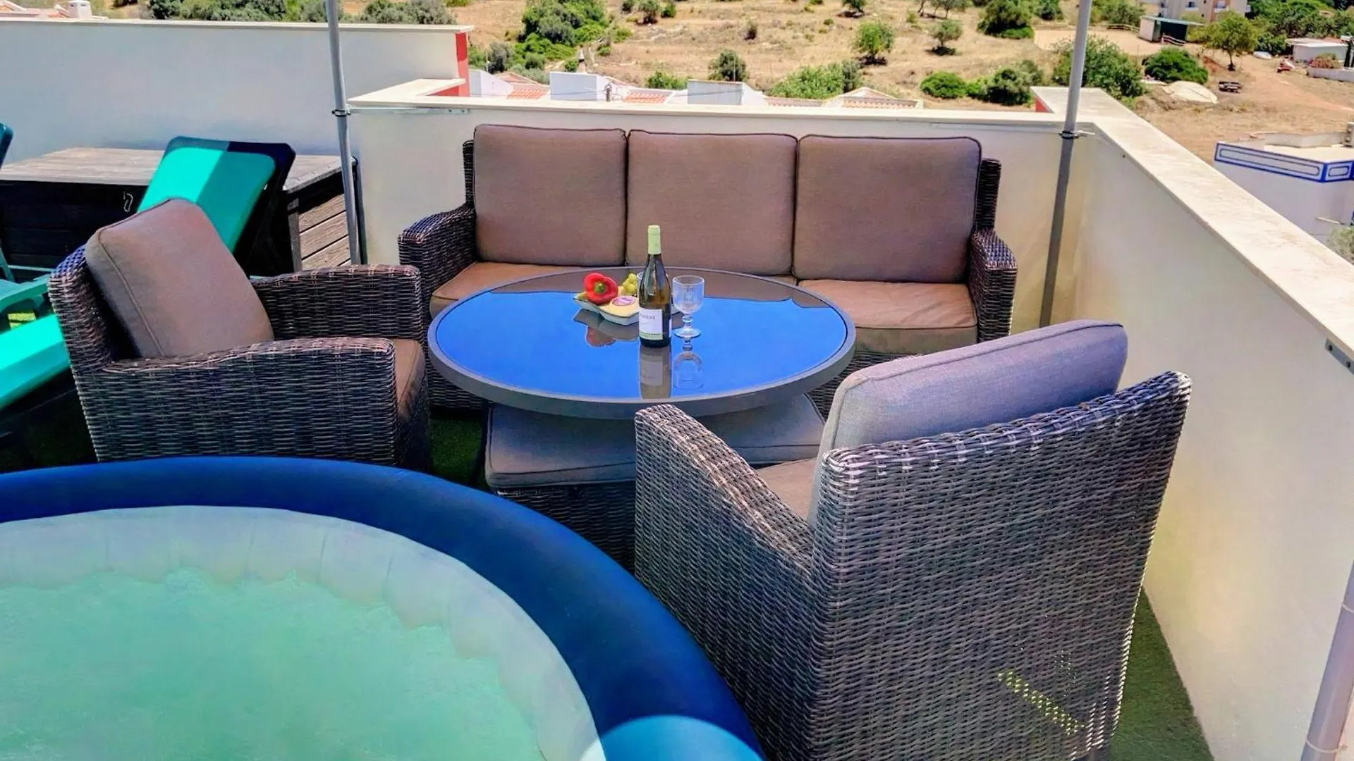 Apartment Alpha - 2 Bedrooms, Private Rooftop Patio With Hot Tub, Bbq And View Ferragudo
