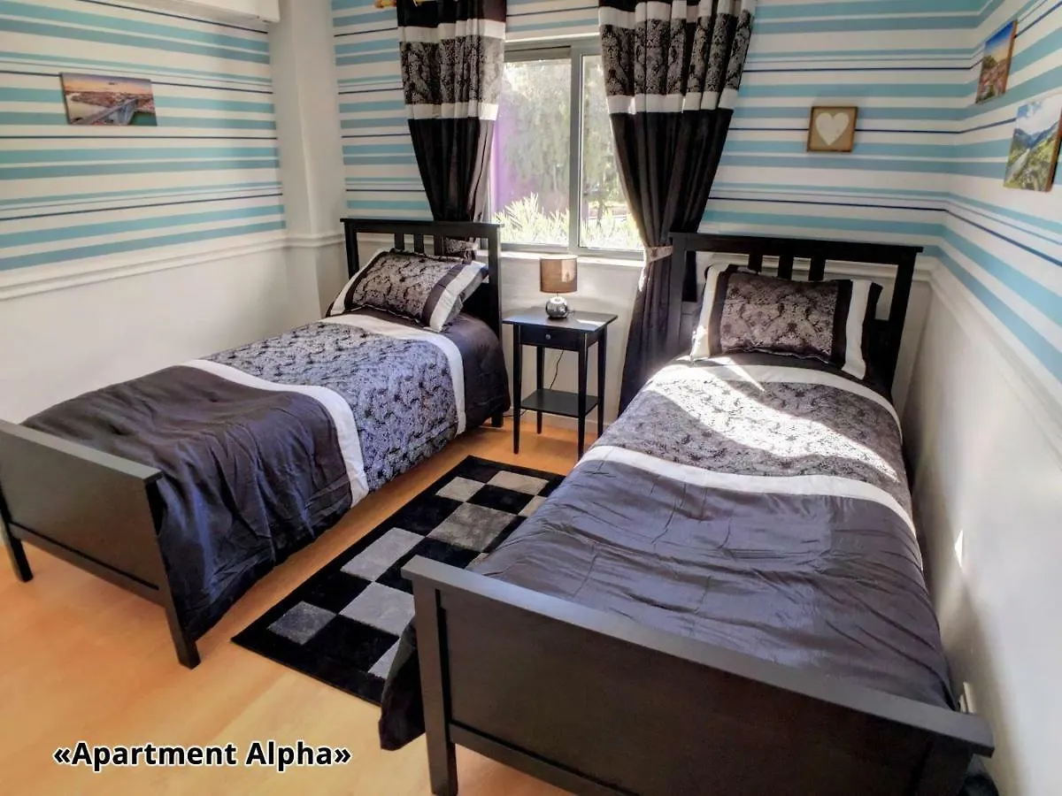 Apartment Alpha - 2 Bedrooms, Private Rooftop Patio With Hot Tub, Bbq And View Ferragudo   Ferragudo (Faro)